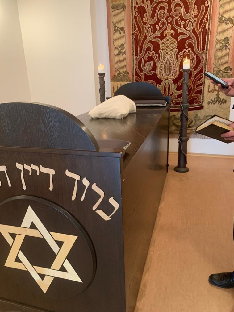 הקבר בו הוטמנו העצמות שנמצאו מתחת לגטו ורשה