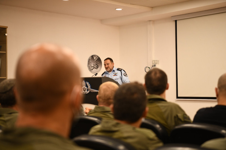 המפכ''ל עם לוחמי הימ''מ