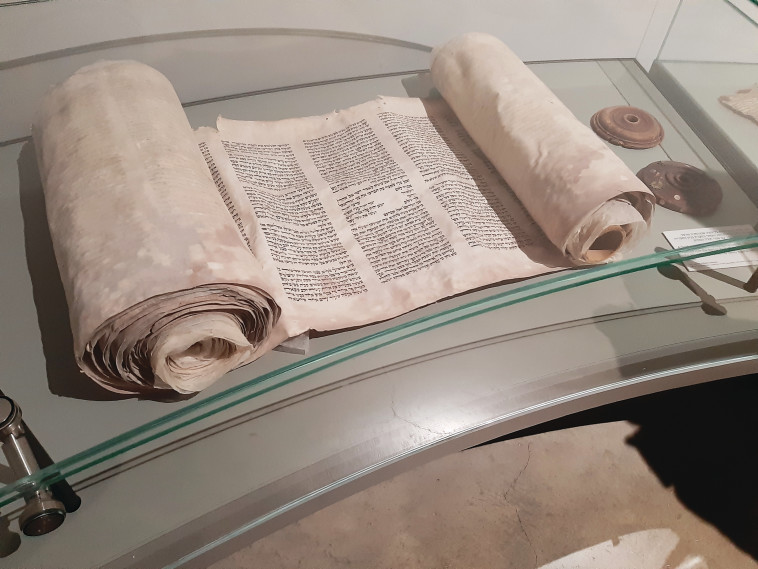 ספר תורה מלייפציג