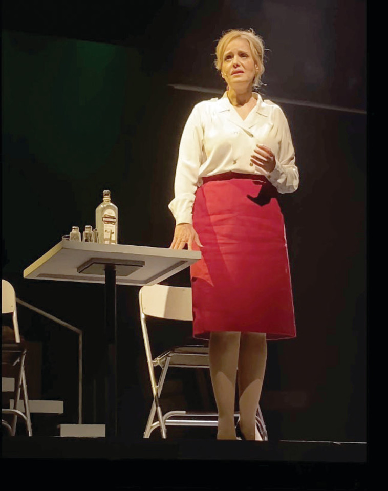 דפנה דקל ב''עוד חוזר הניגון''