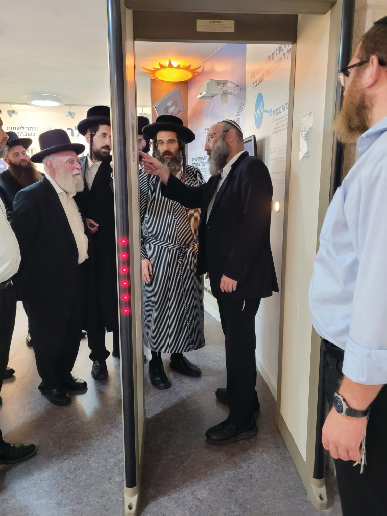 שער גלאי מתכות עם פיקוד שבת 