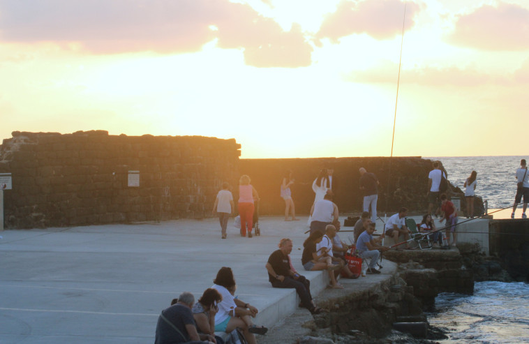 מטיילים בקיסריה