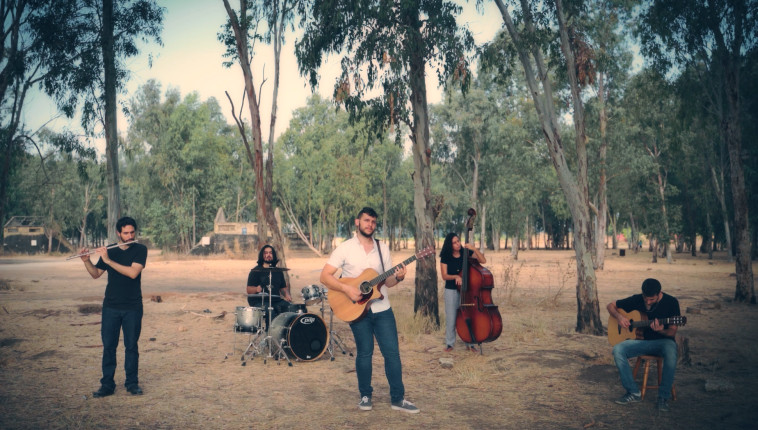 שני ושלר, אסף איינהורן-טסלר, ''על הסף''