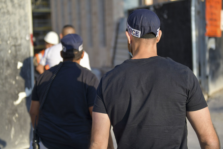 כוחות המשטרה באתר בנייה