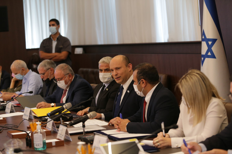 ראש הממשלה נפתלי בנט בישיבת הממשלה