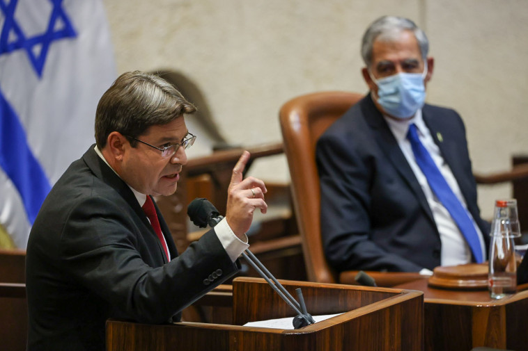 אופיר אקוניס במליאה 