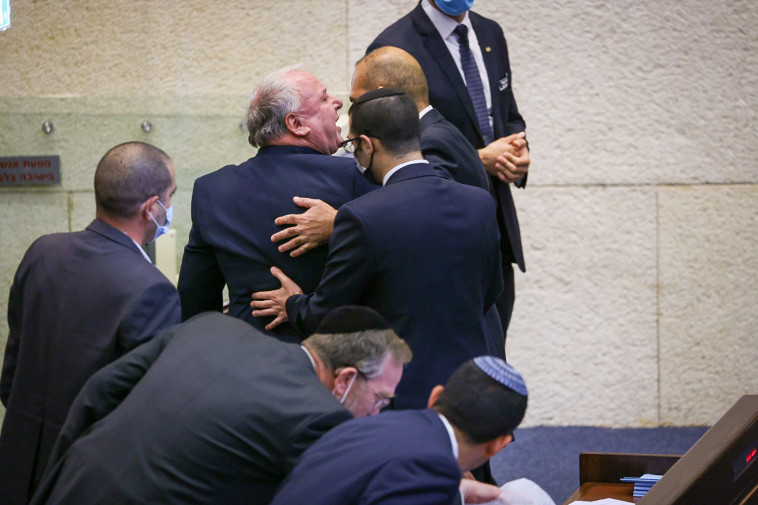 ח''כ דודי אמסלם מוצא מהמליאה, ארכיון