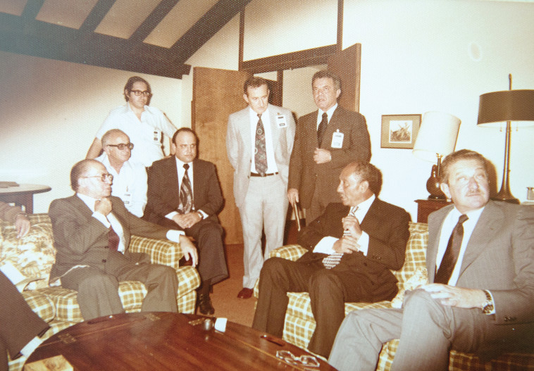 אליקים רובינשטיין ומשה דיין