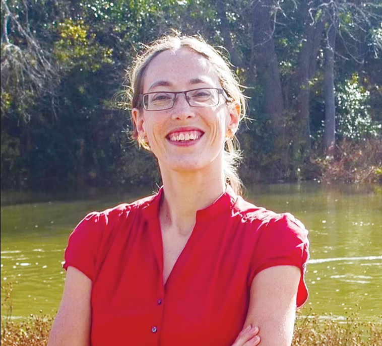 גאנקה פאריש שפוטרה מחברת ''אפל''