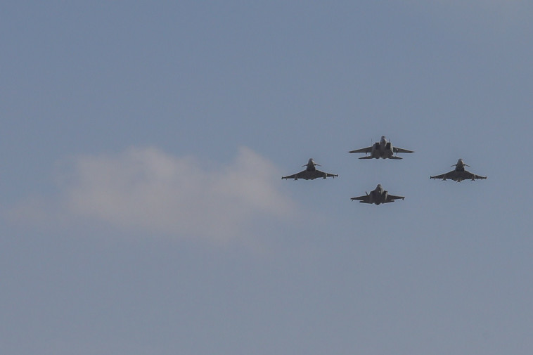 מטס היסטורי בשמי ירושלים