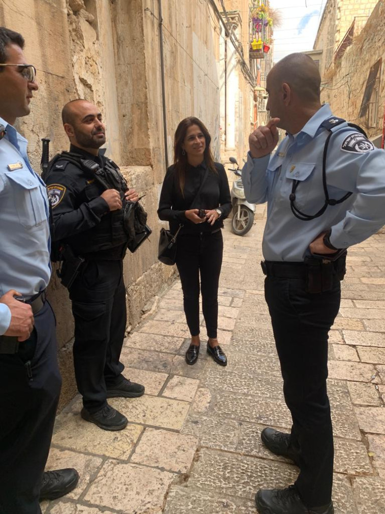 חברת הכנסת מירב בן ארי בסיור בהר הבית