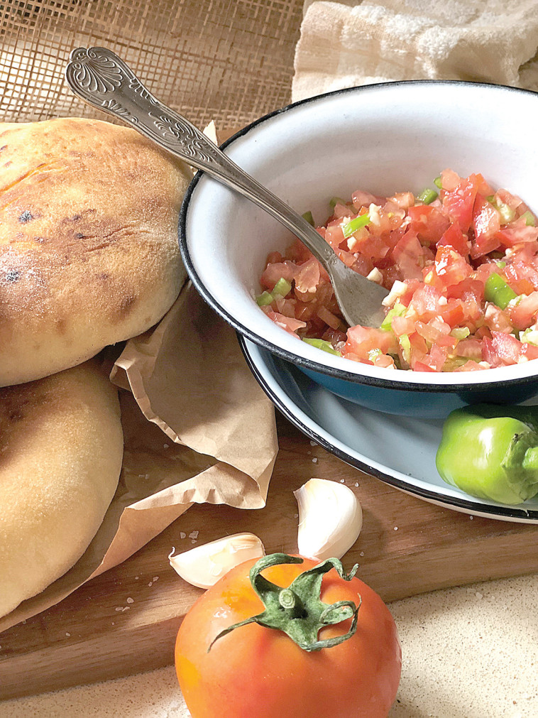 פיתה, עגבניות ופלפל