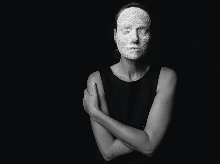 גלית גוטמן ב''פרוייקט המסכה''