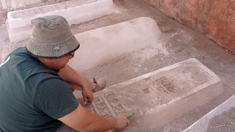 שיפוץ הקברים בבית הקברות היהודי במרקש