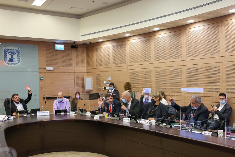 ועדת הכספים מצביעה על החוק להעלאת גיל הפרישה לנשים