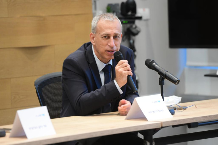 פרופ' נחמן אש