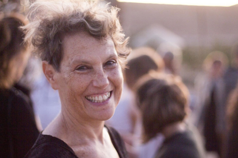 עדינה בר-און