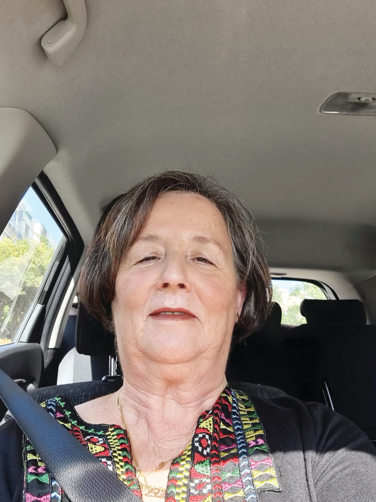 איילה הר-לב