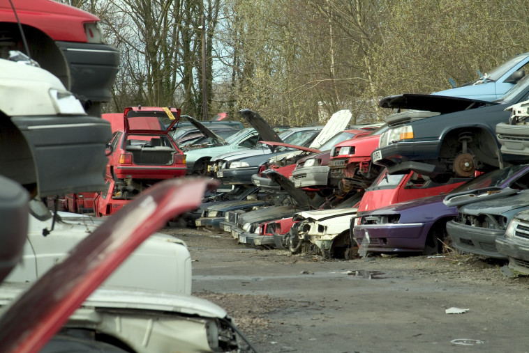 מכוניות משומשות ישנות בגריטה