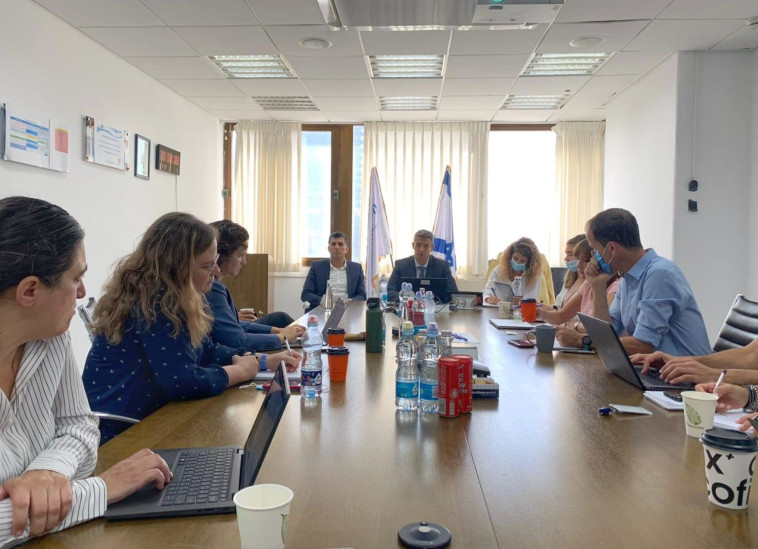 הוועדה לבחינת אסדרת פעילותן של הרשתות החברתיות