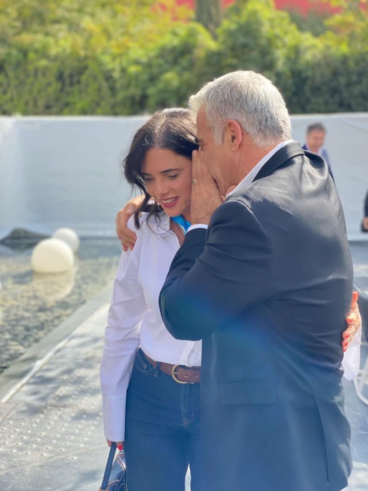 יאיר לפיד, איילת שקד