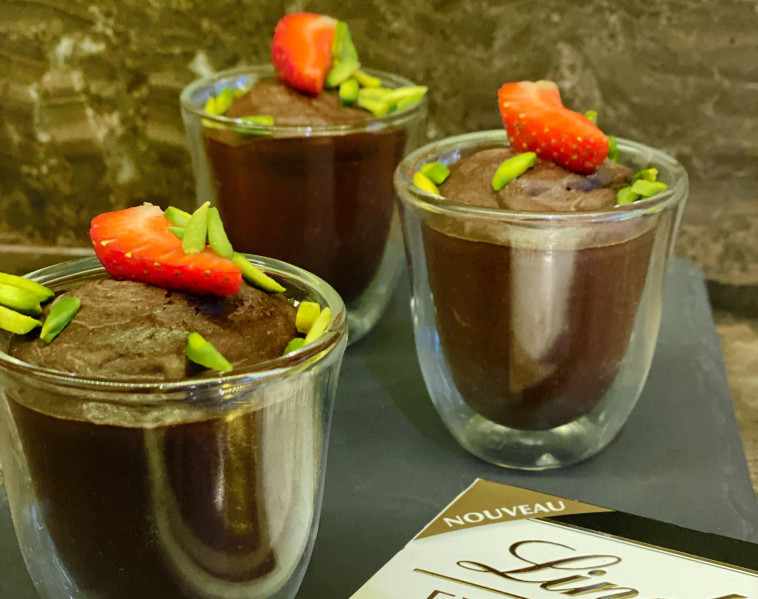 מוס שוקולד אבוקדו לינדט