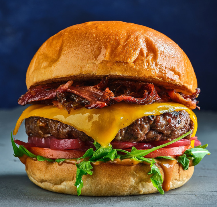 המבורגר בנץ חדש בשכונה. בנץ ברדרס