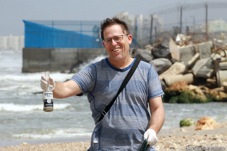 יובל ארבל איסוף בקבוקים 