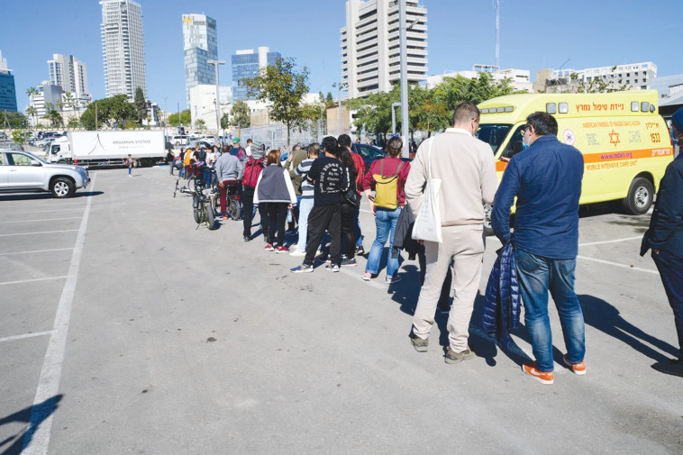 תור לחיסוני עובדים זרים