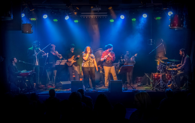 להקת ''פנחס ובניו'' בהופעה