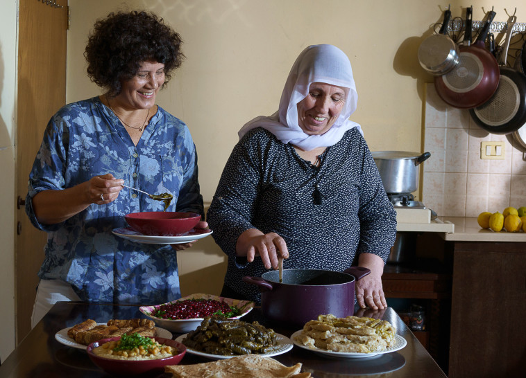על מרקים וסיפורים