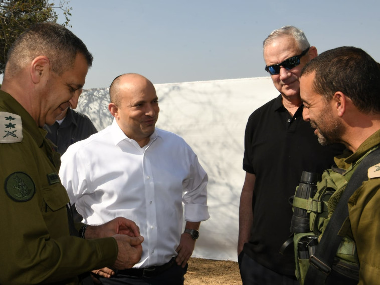 בני גנץ, נפתלי בנט ואביב כוכבי בתרגיל אוגדתי של עוצבת געש