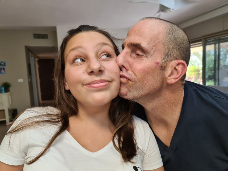 ''הבנות גדלו לתוך מציאות שאבא לא רואה''