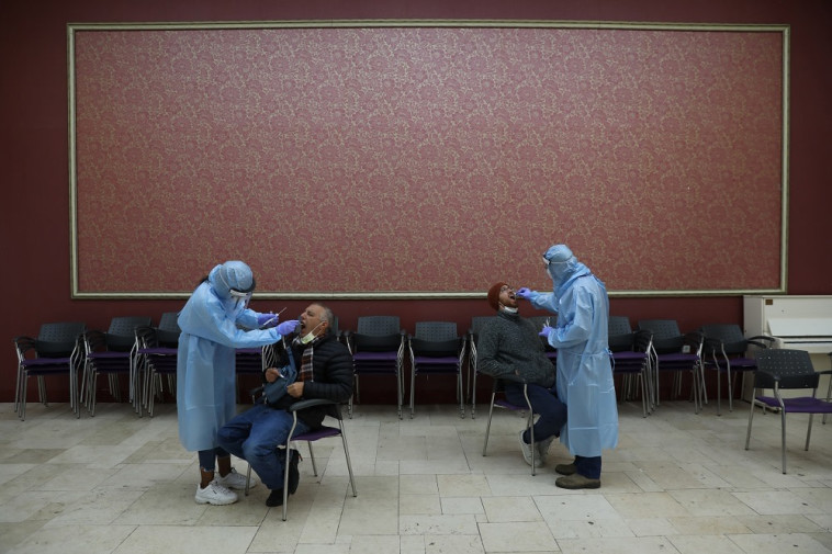 בדיקות קורונה בבית האזרח בר''ג