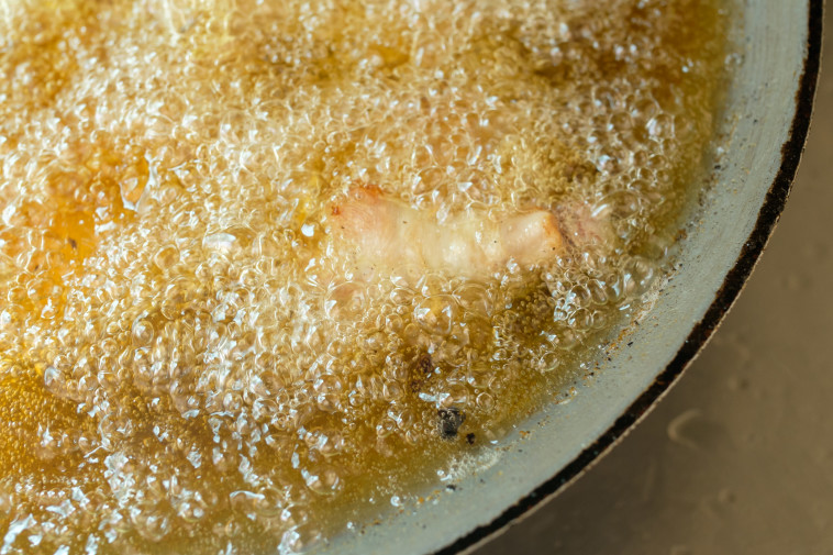 טיגון בשמן עמוק, שמן עמוק (אילוסטרציה)