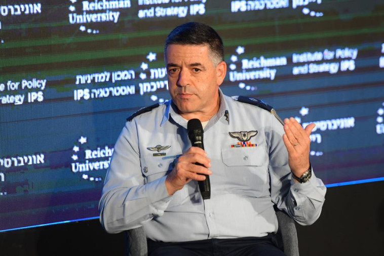 עמיקם נורקין בפאנל המדיני - ביטחוני באוניברסיטת רייכמן