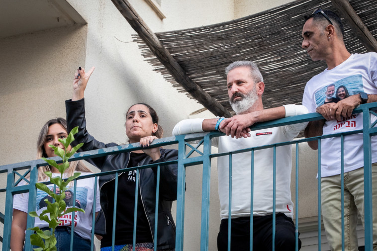 בני הזוג אוקנין בביתם שבמודיעין 