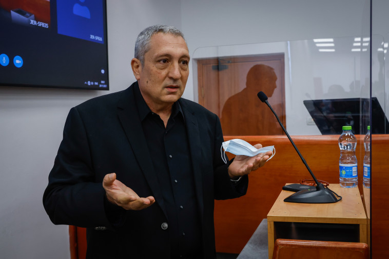 ניר חפץ בעדותו בבית המשפט