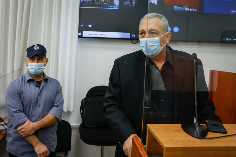 ניר חפץ בעדותו בבית המשפט