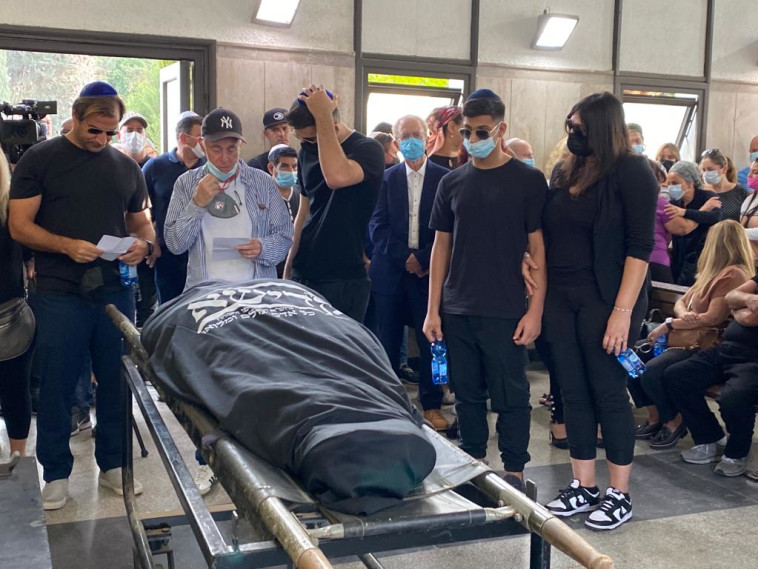 הלווית ג. יפית