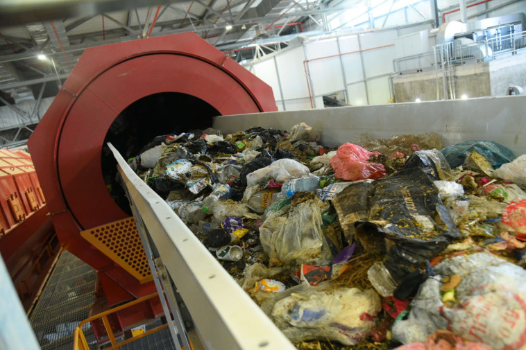 מיחזור פסולת ביתית בדודאים (צילום: יוסי איפרגן)