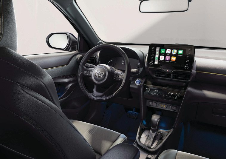 טויוטה יאריס קרוס