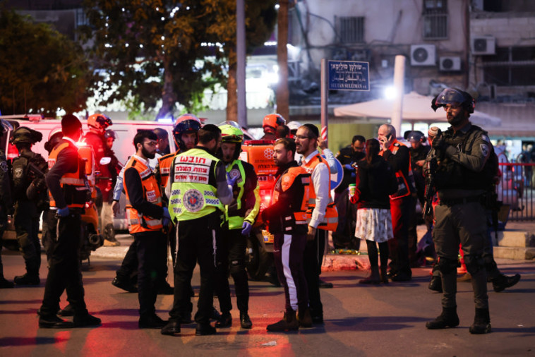 פיגוע דקירה בשער שכן, העיר העתיקה בירושלים