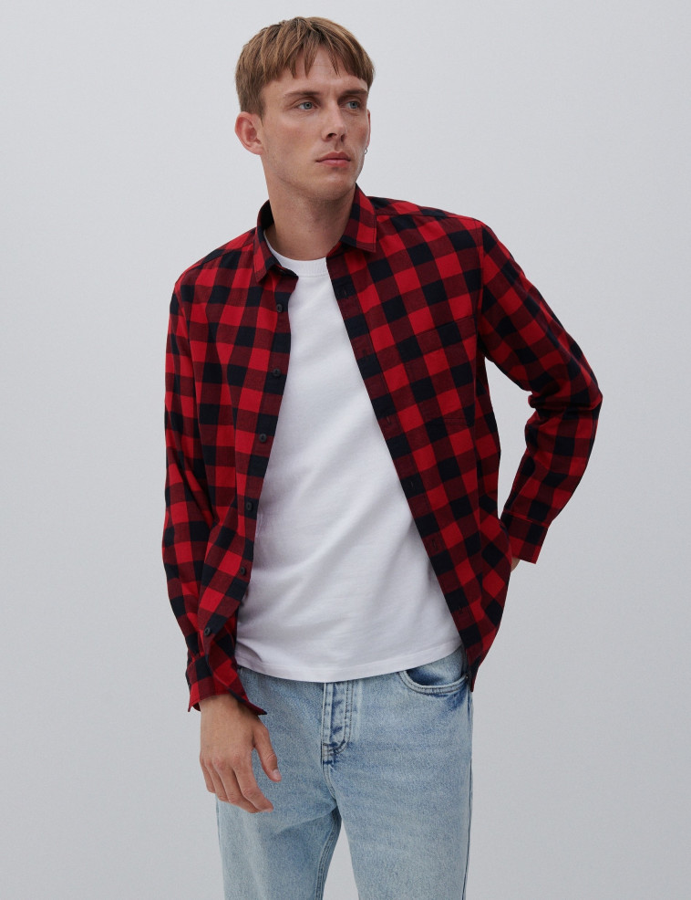 חולצה מכופרת, ריזרבד. מחיר: 99.90 שקלים