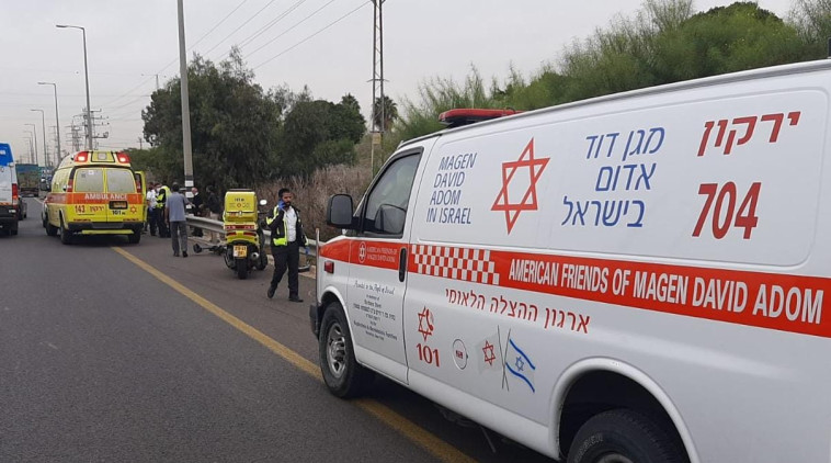 אמבולנס בזירת תאונה, ארכיון