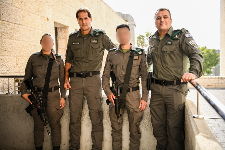 מפקד משמר הגבול והלוחמים שחיסלו את המחבל בירושלים (צילום: דוברות המשטרה)