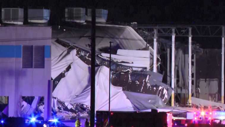 מחסני אמזון באילינוי שנפגעו מטורנדו