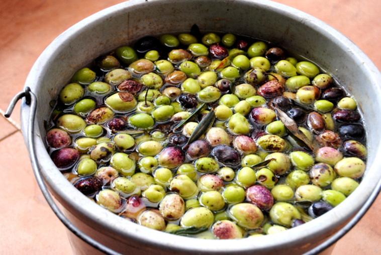זיתים כבושים