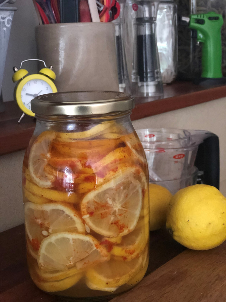 לימונים כבושים