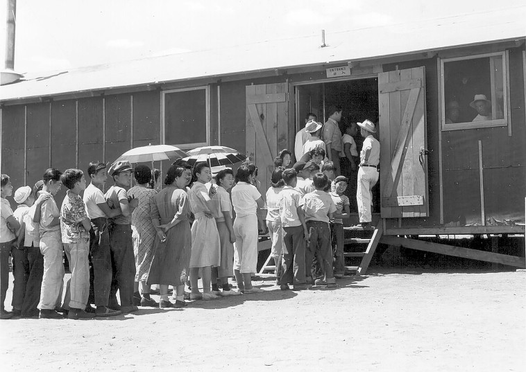 מחנה העקורים הפינים שנכלאו ל ידי האמריקאים  (צילום: U.S. National Archives and Records Administration)